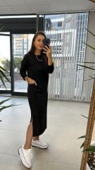 Yan Siyah Şeritli Elbise