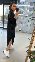 Yan Siyah Şeritli Elbise