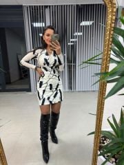 Mein schwarzes Wickel-Bleistiftkleid