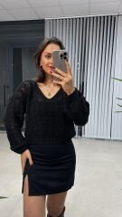 Sg Ajurlu v Yaka Siyah Triko