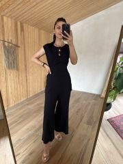 Siyah tasarım kuşaklı tulum