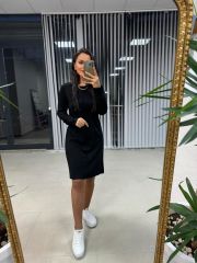 Frau Çima genähtes Basic-Kleid aus schwarzem Stahl