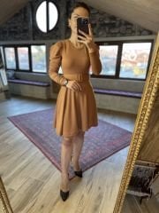 Kendinden kemerli fitilli kahve elbise