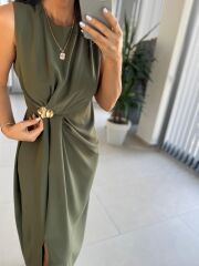 My 3718 Haki Broş Detaylı Krep Elbise