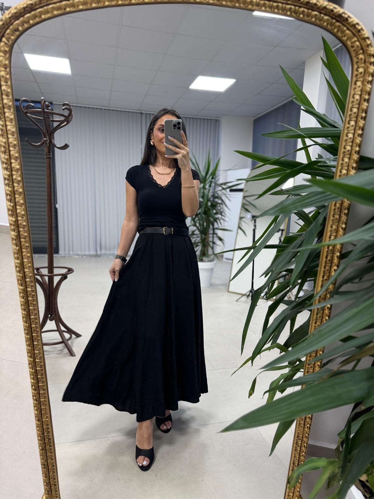 La 56985 Parça Dikişli Kraşlı Siyah Etek