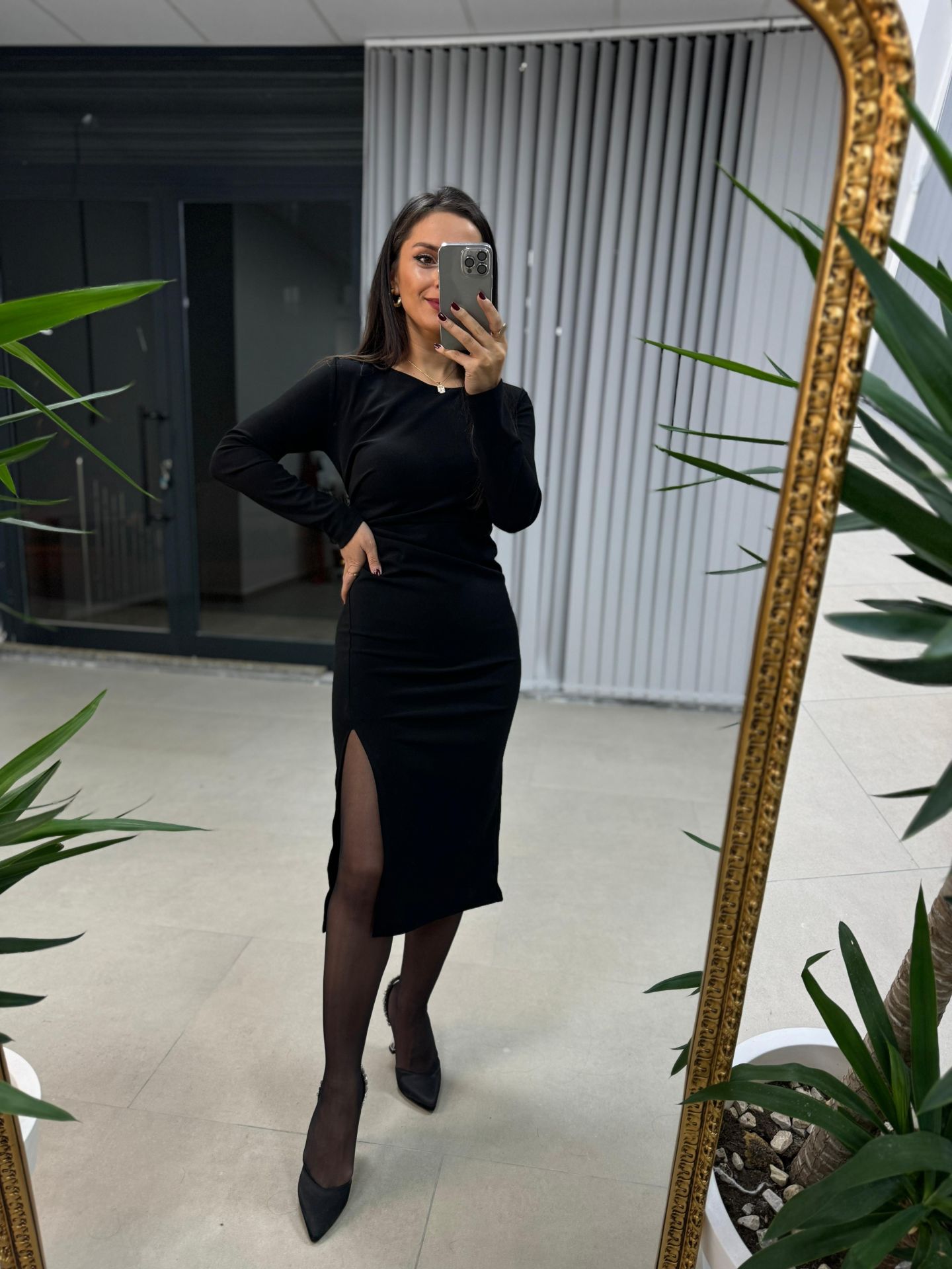 Mc Yan Pile Detaylı Siyah Elbise