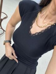 İv 26309 V Yaka Dantelli Siyah Bluz