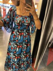 Orj-Markenkleid mit Brustausschnitt