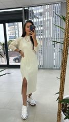 Bisiklet Yaka Yırtmaç Detaylı Krem Elbise