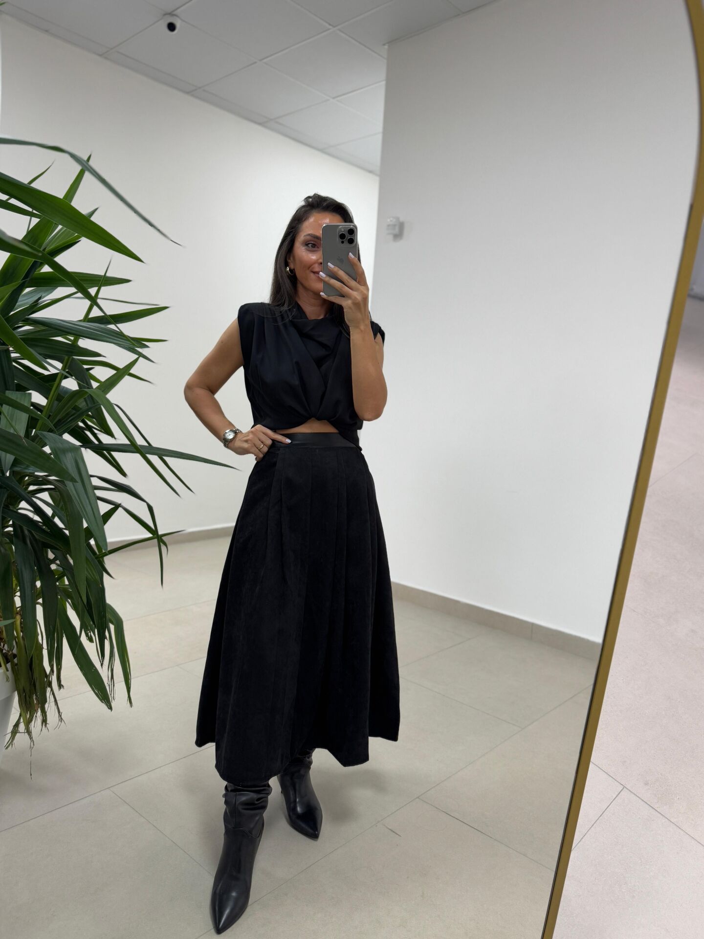 Ms 7093 Bel Detaylı Siyah Süet Etek