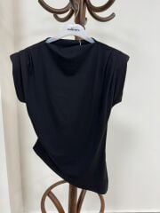 Mz 22805 Vatkalı Verev Kesim Siyah Tişört