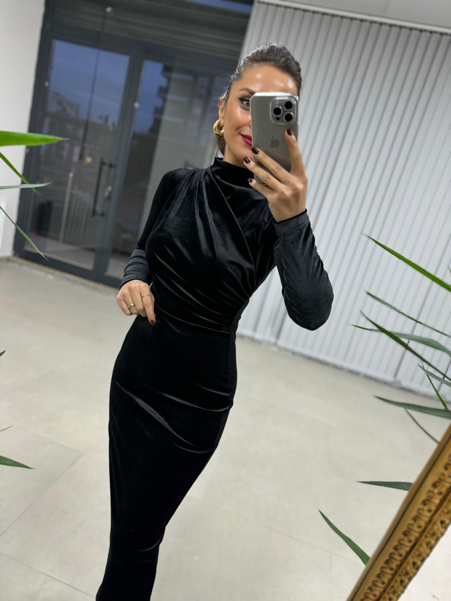 Ms Drapeli Siyah Kadife Elbise