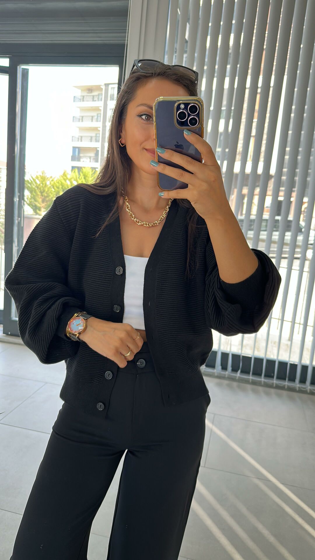 Gerippter schwarzer Jacken-Cardigan