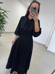 Fl 2348 Yaka Fular Detaylı Siyah Kuşaklı Elbise