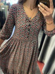 Geknöpftes Kleid mit knusprigem Muster