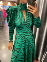 Grün-schwarzes Kleid mit Wassermelonenärmeln