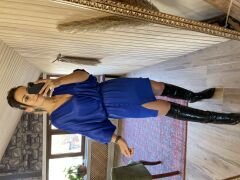 Saks düğme detaylı saten elbise