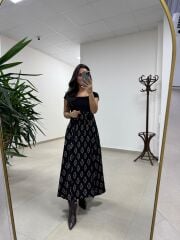 Ms 243 Kare Yaka Siyah Desenli Kısa Kol Elbise