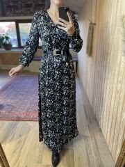 Maksi boy siyah çiçekli saten elbise