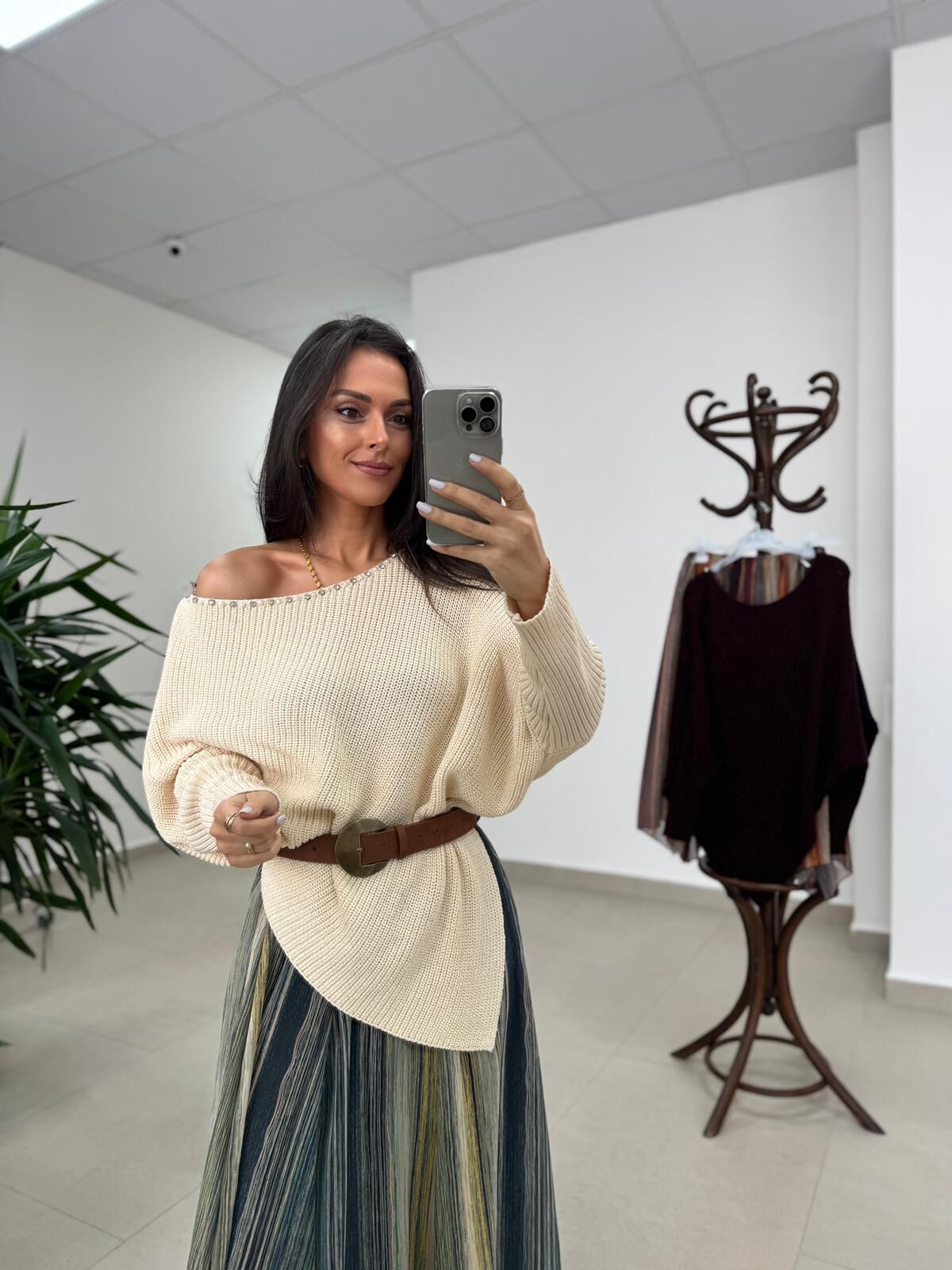 Mz 22849 Ekru Kayık Yaka Taşlı Triko