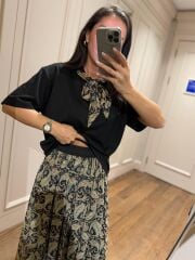 Mz 22689 Fular Detaylı Siyah Bluz