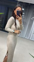 Nerzfarbenes Kleid aus weichem Strick