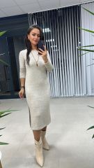 Nerzfarbenes Kleid aus weichem Strick