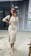 Nerzfarbenes Kleid aus weichem Strick
