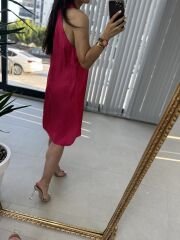 Halter yaka fuşya saten elbise