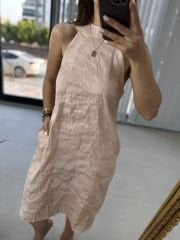 Halter yaka bej saten elbise