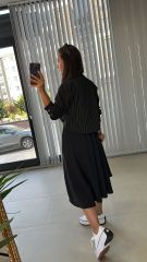 Siyah Çizgili Gömlek Detaylı Midi Elbise