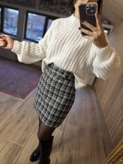 Weicher weißer Rollkragenpullover
