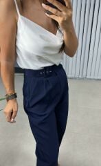 Kemer Detaylı Paça Düğmeli Laci Pantolon