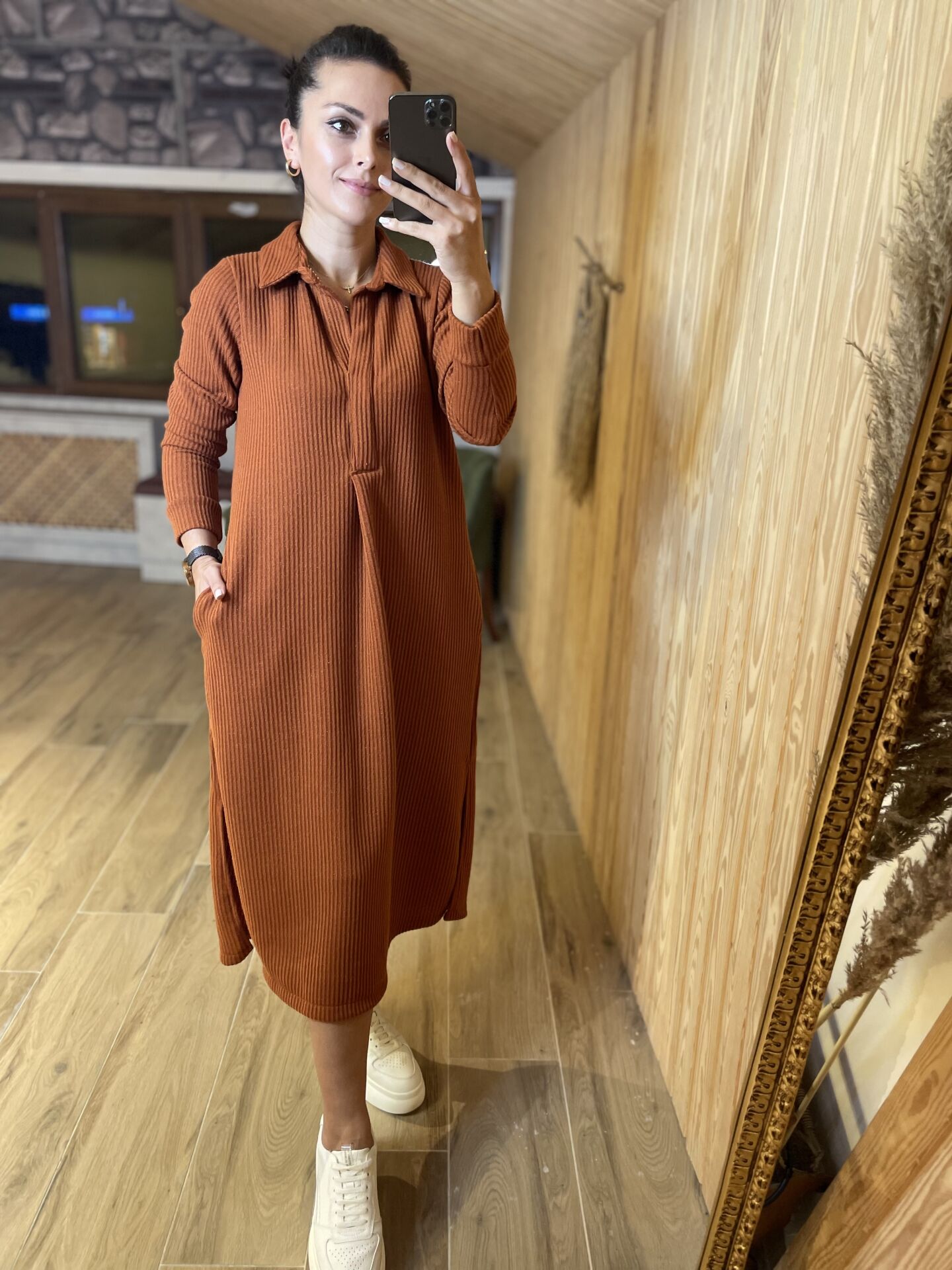 Kaşkorse yakalı kiremit elbise