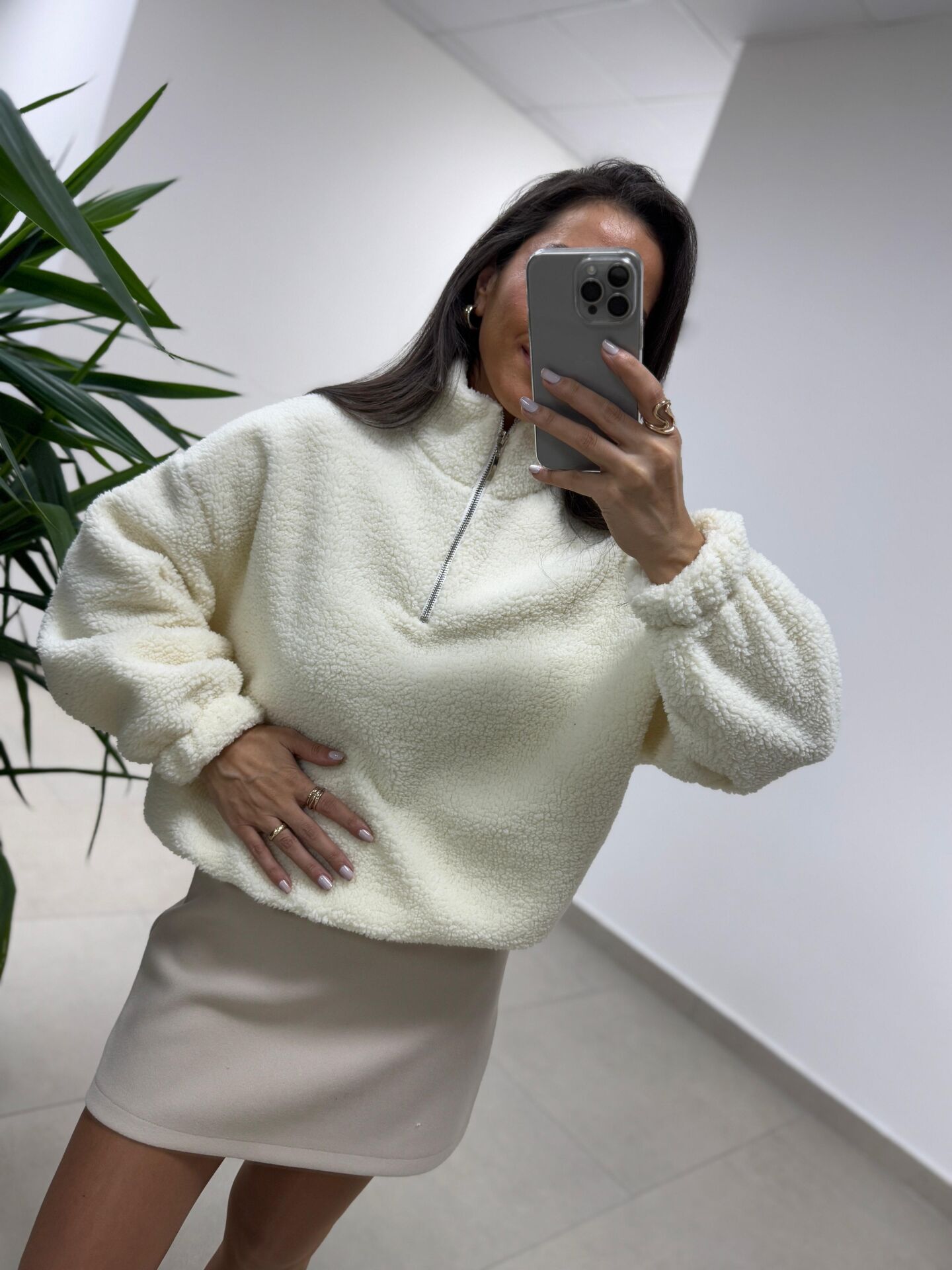 Mz 22797 Dik Yaka Ekru Peluş Sweat