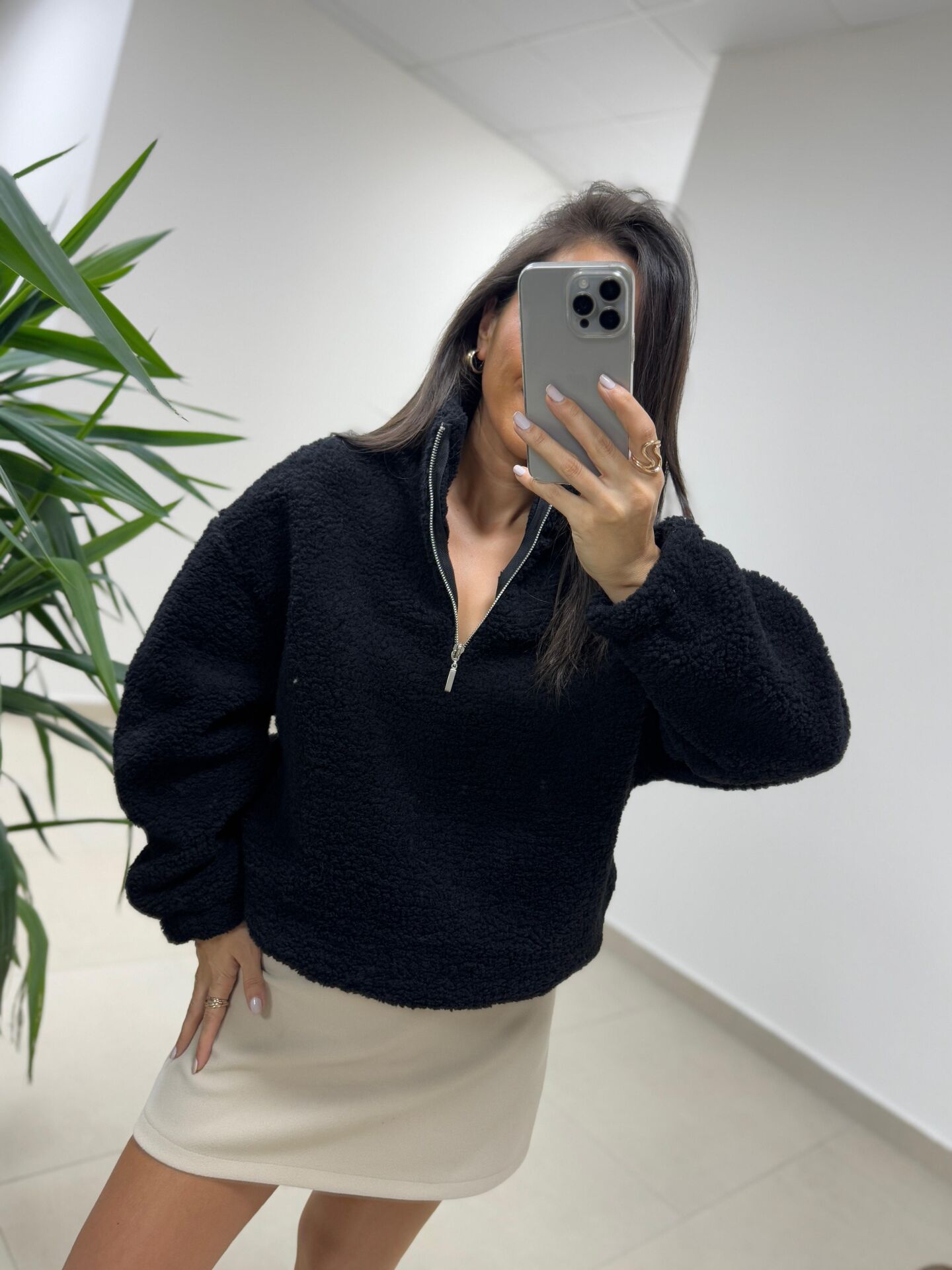 Mz 22797 Dik Yaka Siyah Peluş Sweat