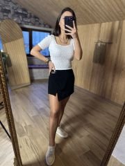 Short sleeve seasonal white knitwear