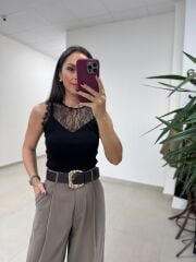 Po 2679 Yaka Dantel Detaylı Siyah Bluz