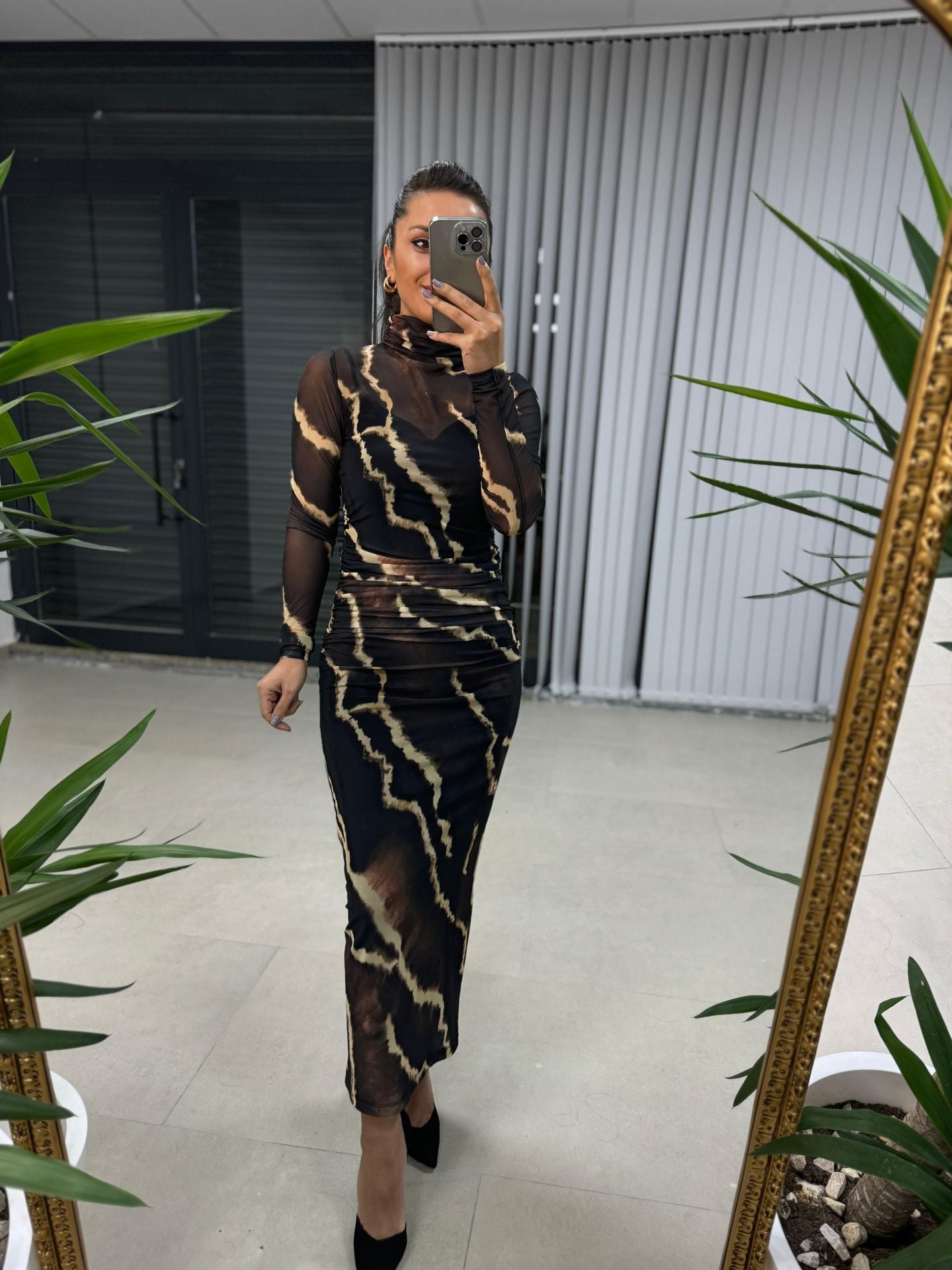 Mc Balıkçı Büzgülü Siyah Tül Elbise