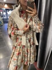 Kleid mit Hemdkragen und Ärmelsaum