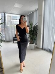 My 3746 Siyah Omuz Gold Tokalı V Yaka Elbise