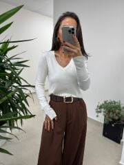 Dv 10427 Beyaz V Yaka Kol Yırtmaçlı Triko Kazak