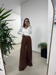 Dv 10427 Beyaz V Yaka Kol Yırtmaçlı Triko Kazak