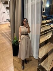 La 69288 Fermuar Detaylı Sıfır Kol Kemerli Camel Elbise