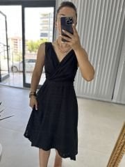 Kruvaze Detaylı Vual Siyah Elbise