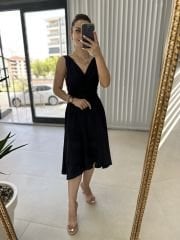 Kruvaze Detaylı Vual Siyah Elbise