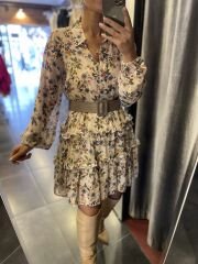 Ata Weiches grünes Chiffonkleid mit Blumenmuster