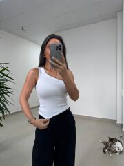 İv 7320 Pamuklu Tek Omuz Beyaz Bluz