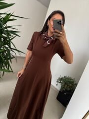 Np 1002 Omuz Vatkalı Kahve Fularlı Elbise