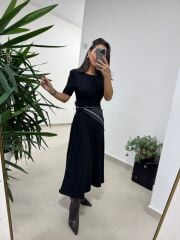 Np 1002 Omuz Vatkalı Siyah Fularlı Elbise